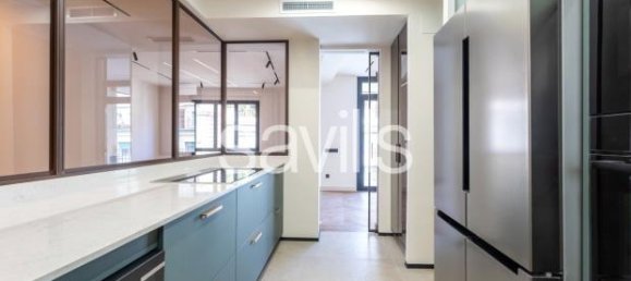 4 bedrooms Apartment in Barcelona, Spain No. 182360 10