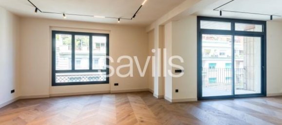 4 bedrooms Apartment in Barcelona, Spain No. 182360 2