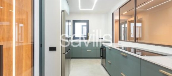 4 bedrooms Apartment in Barcelona, Spain No. 182360 18