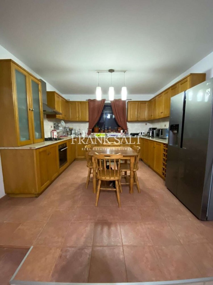 Maisonette de 3 dormitorios en Fgura, Malta No. 1983