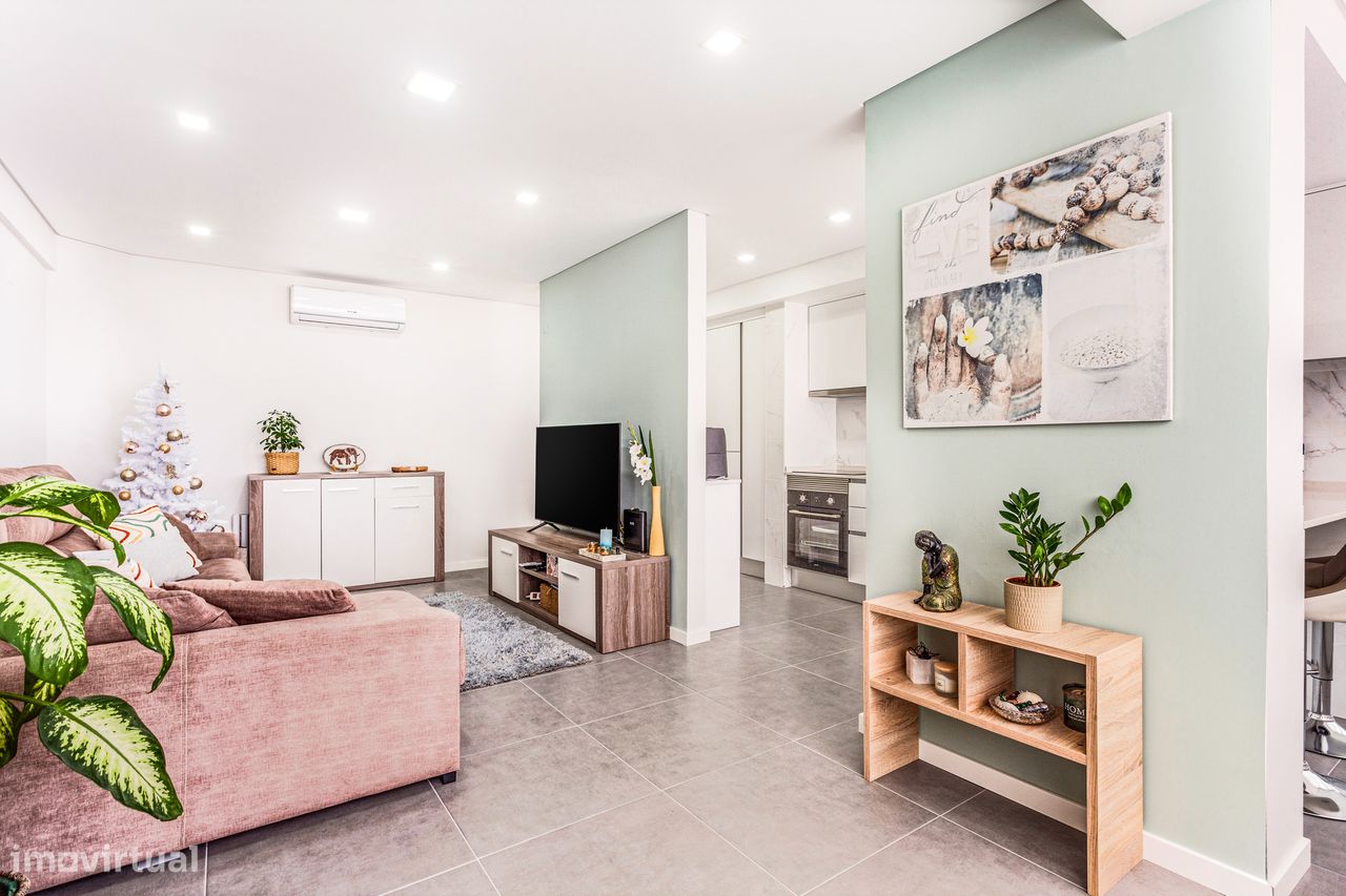 3 bedrooms Apartment in Almada, Portugal No. 320057