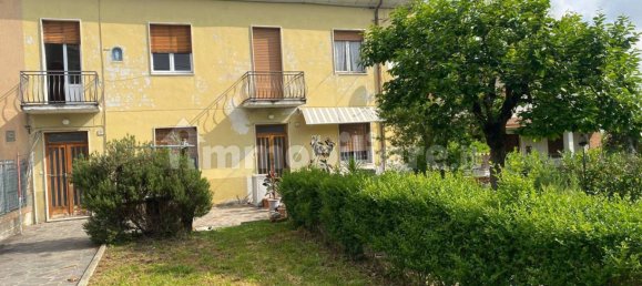 4 bedrooms Villa in Castel San Giovanni, Italy No. 305528 2