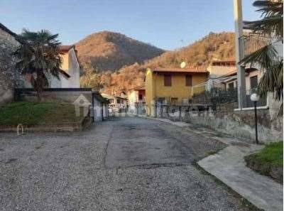 2 bedrooms House in Cuveglio, Italy No. 308355