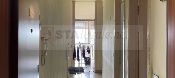 3 rooms Apartment in Solaro, Italy No. 60655 8