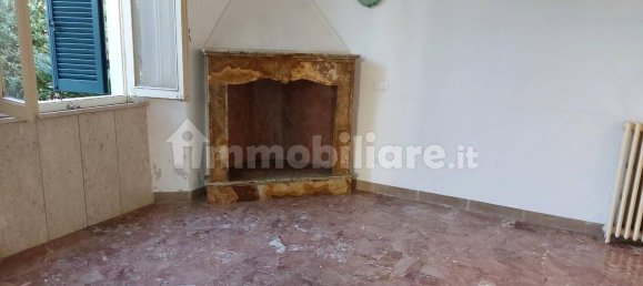 Casa de 4 dormitorios en Carrara, Italy No. 48102 2