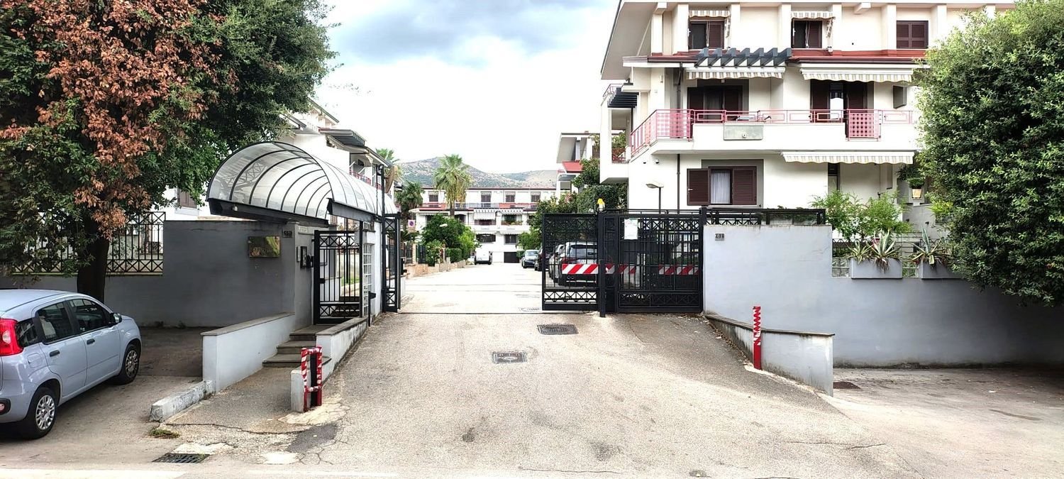 4 bedrooms Apartment in Caserta, Italy No. 314366