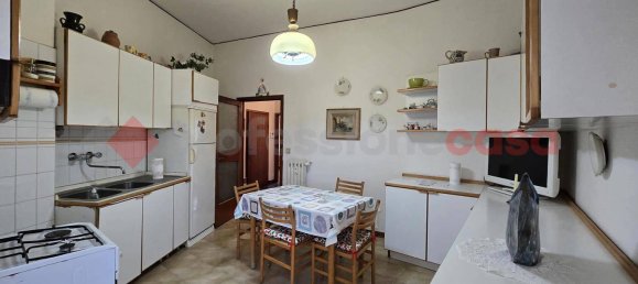 5 rooms Apartment in Arezzo, Italy No. 43734 5