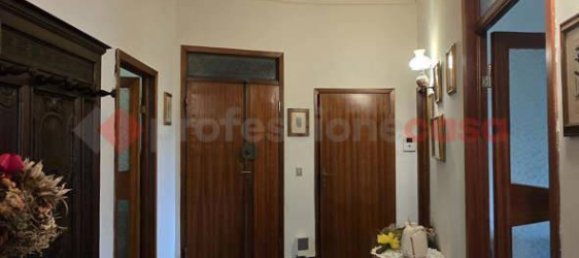 5 rooms Apartment in Arezzo, Italy No. 43734 10