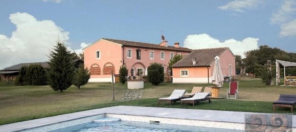 13 bedrooms Villa in Lucca, Italy No. 299 3