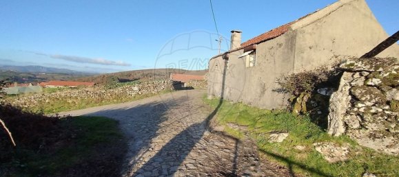 2 bedrooms House in Salto, Portugal No. 166824 4