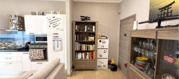 4-salle Appartement à Genoa, Italy No. 35129 12