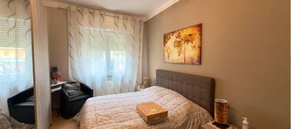 4-salle Appartement à Genoa, Italy No. 35129 22