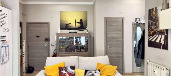 4-salle Appartement à Genoa, Italy No. 35129 7