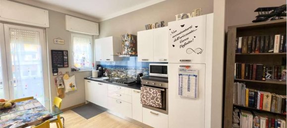 4-salle Appartement à Genoa, Italy No. 35129 29