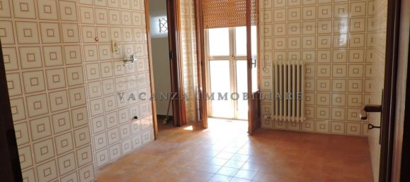 3 bedrooms Apartment in Castellaneta, Italy No. 372817 3