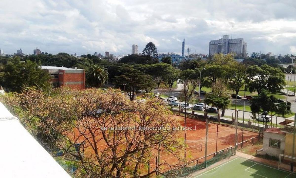 Apartamento de 2 dormitorios en Montevideo, Uruguay No. 8118