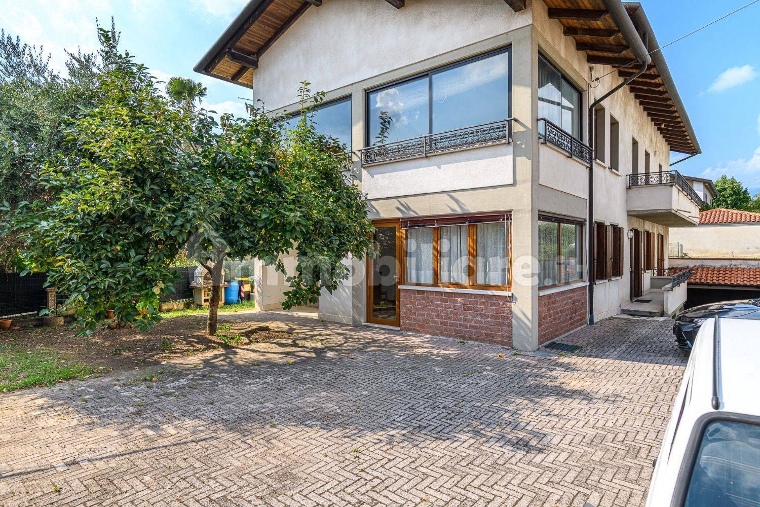 5 bedrooms Villa in Bassano del Grappa, Italy No. 344663