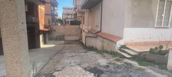 80m² Garage in Rome, Italy No. 341764 4