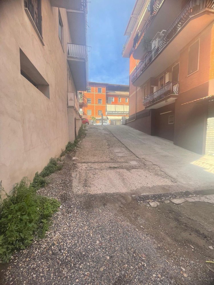 80m² Garage in Rome, Italy No. 341764