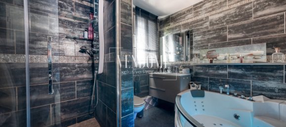 5 Schlafzimmer Haus in Nogent-le-Roi, France, Nr. 70277 17