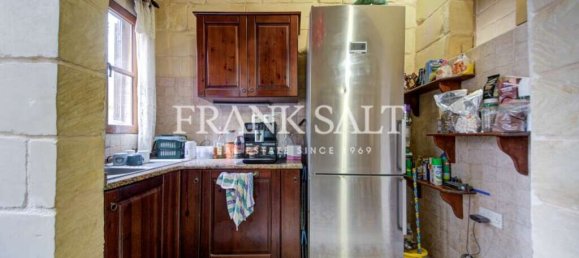 3 bedrooms Townhouse in Paola, Malta No. 101 5