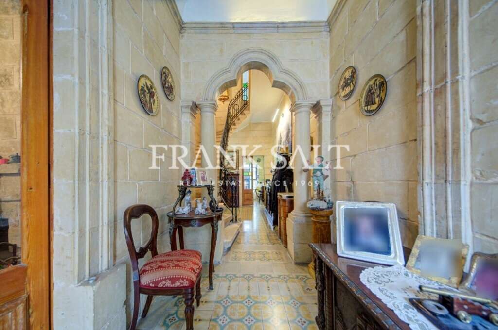3 bedrooms Townhouse in Paola, Malta No. 101
