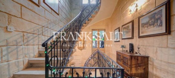 3 bedrooms Townhouse in Paola, Malta No. 101 9