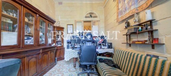 3 bedrooms Townhouse in Paola, Malta No. 101 15