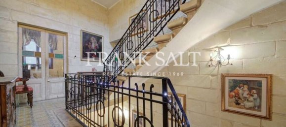3 bedrooms Townhouse in Paola, Malta No. 101 8