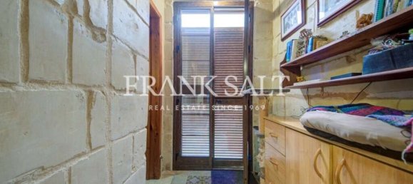 3 bedrooms Townhouse in Paola, Malta No. 101 21