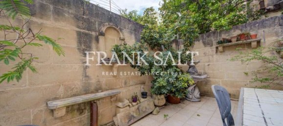 3 bedrooms Townhouse in Paola, Malta No. 101 20