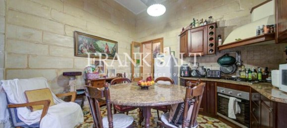 3 bedrooms Townhouse in Paola, Malta No. 101 4