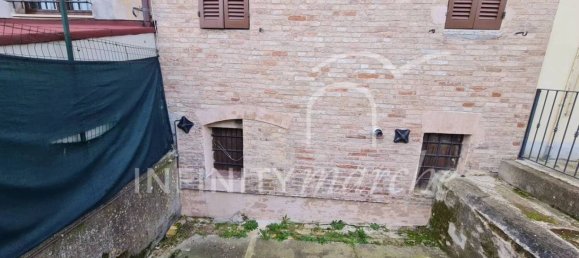 2 غرف نوم فيلا في Falerone, Italy رقم 69607 24