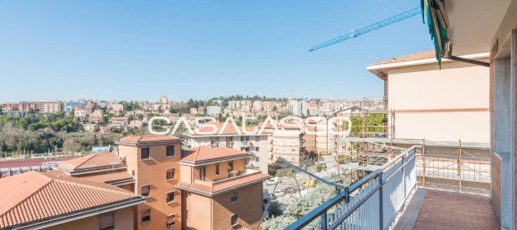 Apartamento de 6 habitaciónes en Macerata, Italy No. 232721 23