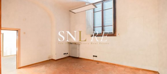 128m² Office in Florence, Italy No. 70045 15