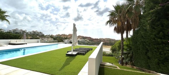 7 bedrooms Villa in Malaga, Spain No. 49123 40