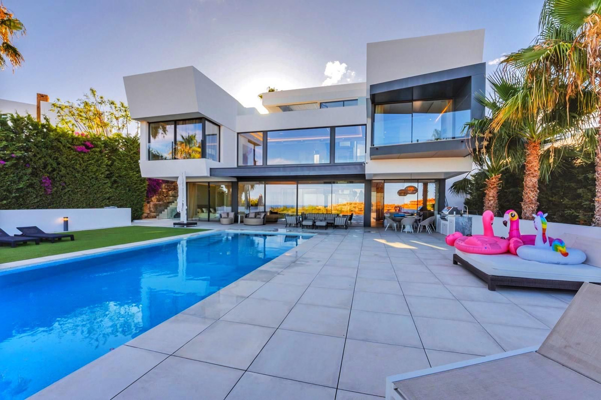 7 bedrooms Villa in Malaga, Spain No. 49123