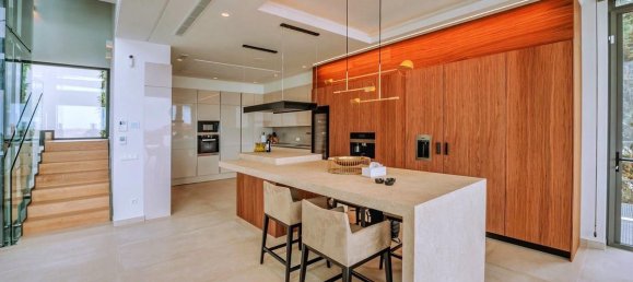 7 bedrooms Villa in Malaga, Spain No. 49123 10