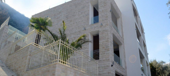 4 bedrooms Commercial property in Kotor, Montenegro No. 182 2