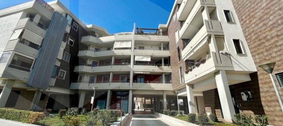  مرآب في Triggiano, Italy 27متر مربع رقم 27665 10