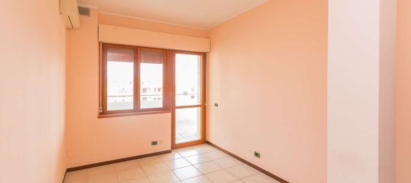 7 rooms Penthouse in Syracuse, Italy No. 250595 2