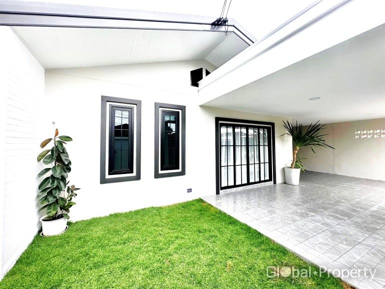 3 bedrooms Cafe / restaurant in Pattaya, Thailand No. 24489