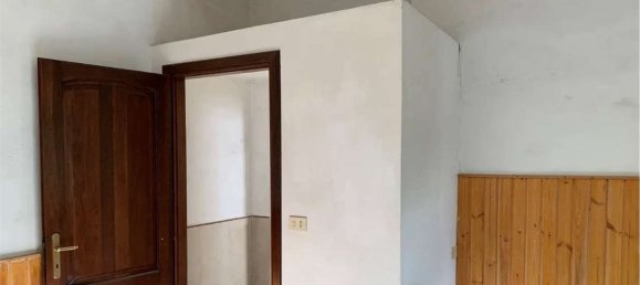 2 rooms Apartment in Livorno, Italy No. 81328 9