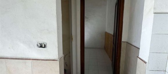 2 rooms Apartment in Livorno, Italy No. 81328 2