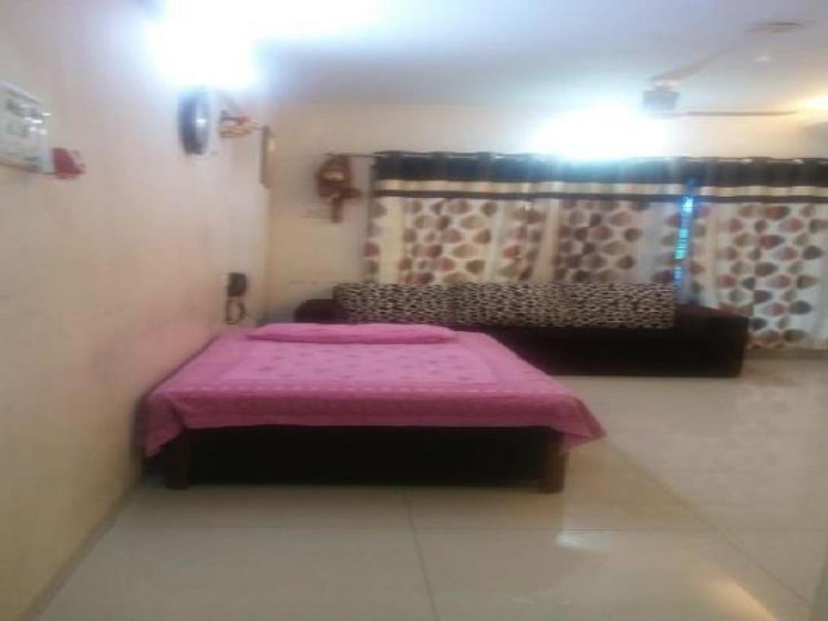 3 bedrooms House in Mumbai, India No. 2565