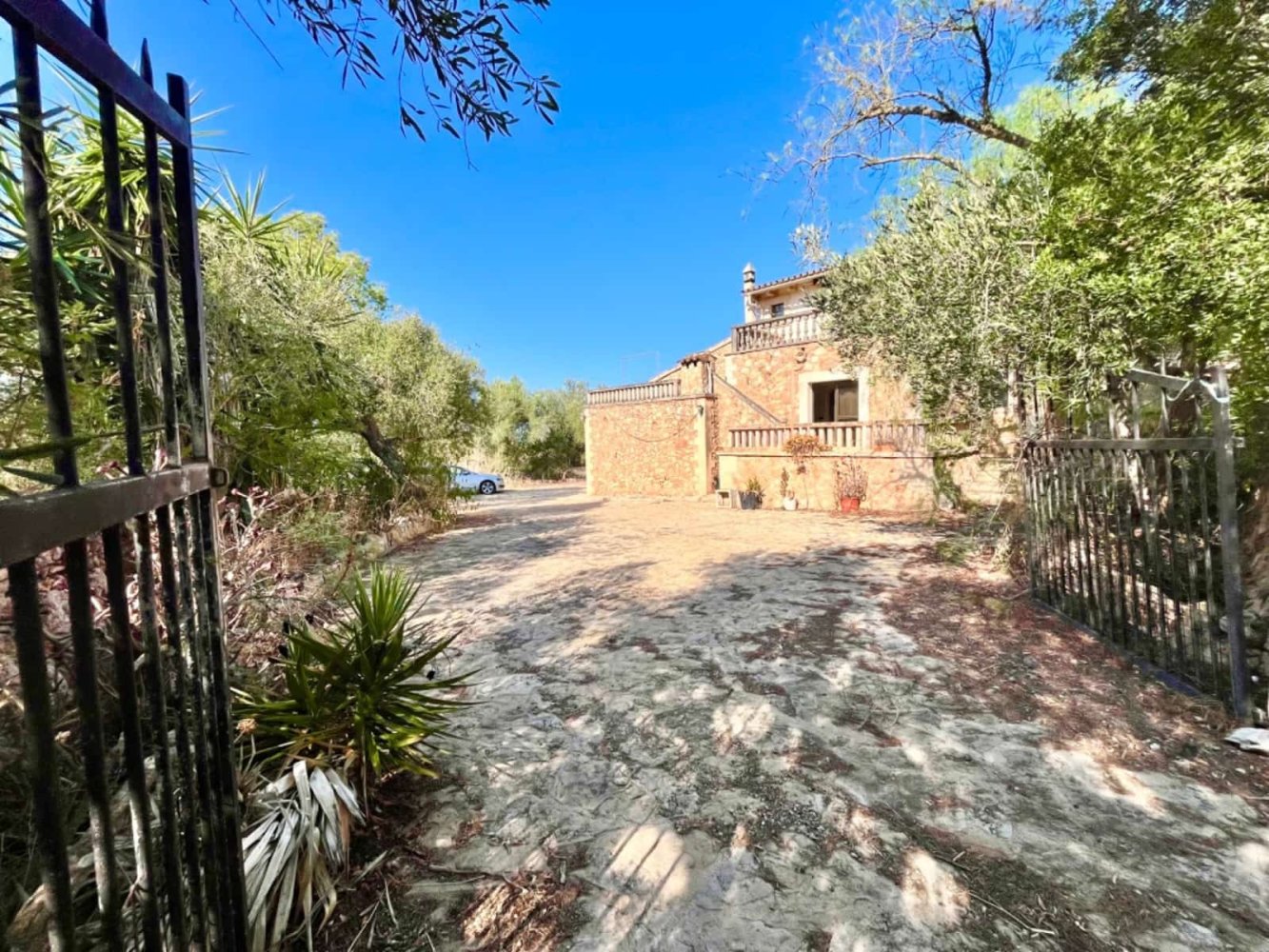 4 bedrooms House in Campos, Spain No. 185910