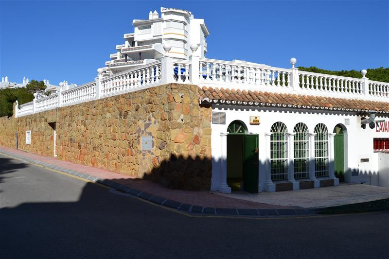 Commercial property in Mijas, Spain No. 272900