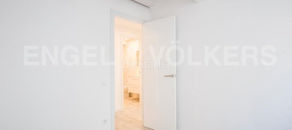 2 bedrooms Apartment in Ciutat Vella, Spain No. 66051 14