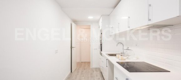 2 bedrooms Apartment in Ciutat Vella, Spain No. 66051 8
