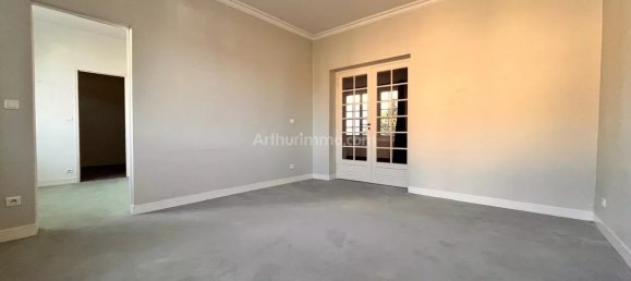 3 bedrooms House in Reims, France No. 239634 4